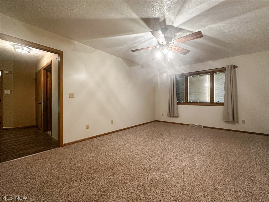 1060 Broadway Avenue SE Warren OH 44484