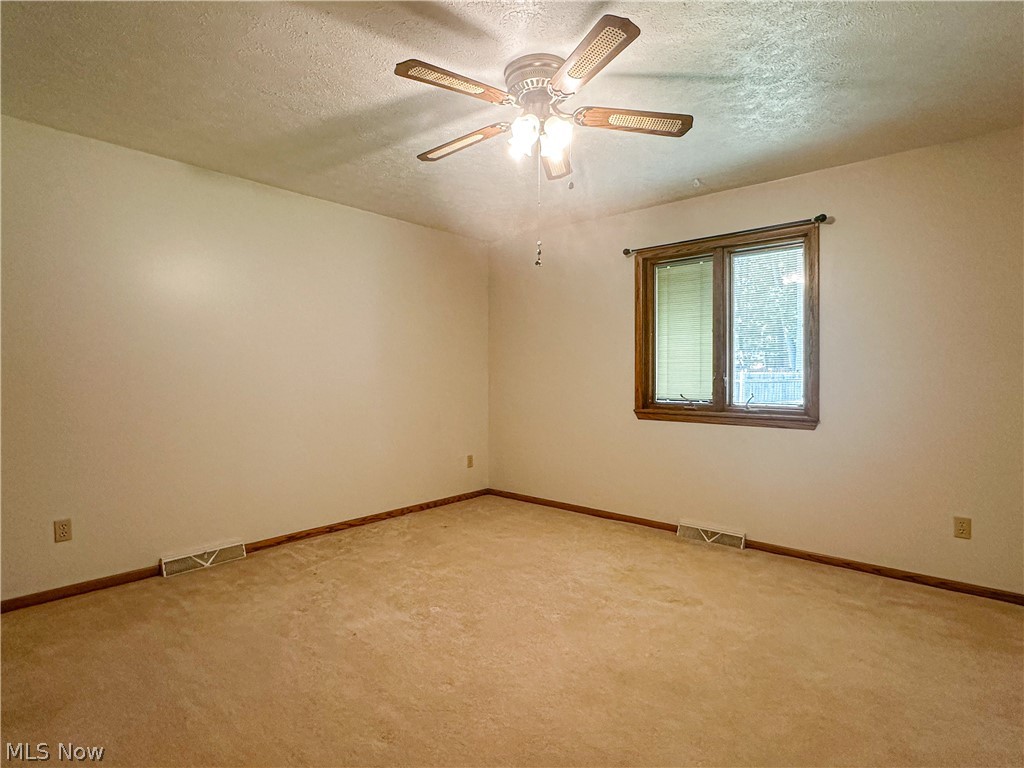 1060 Broadway Avenue SE Warren OH 44484