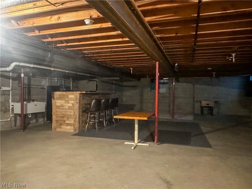 1060 Broadway Avenue SE Warren OH 44484