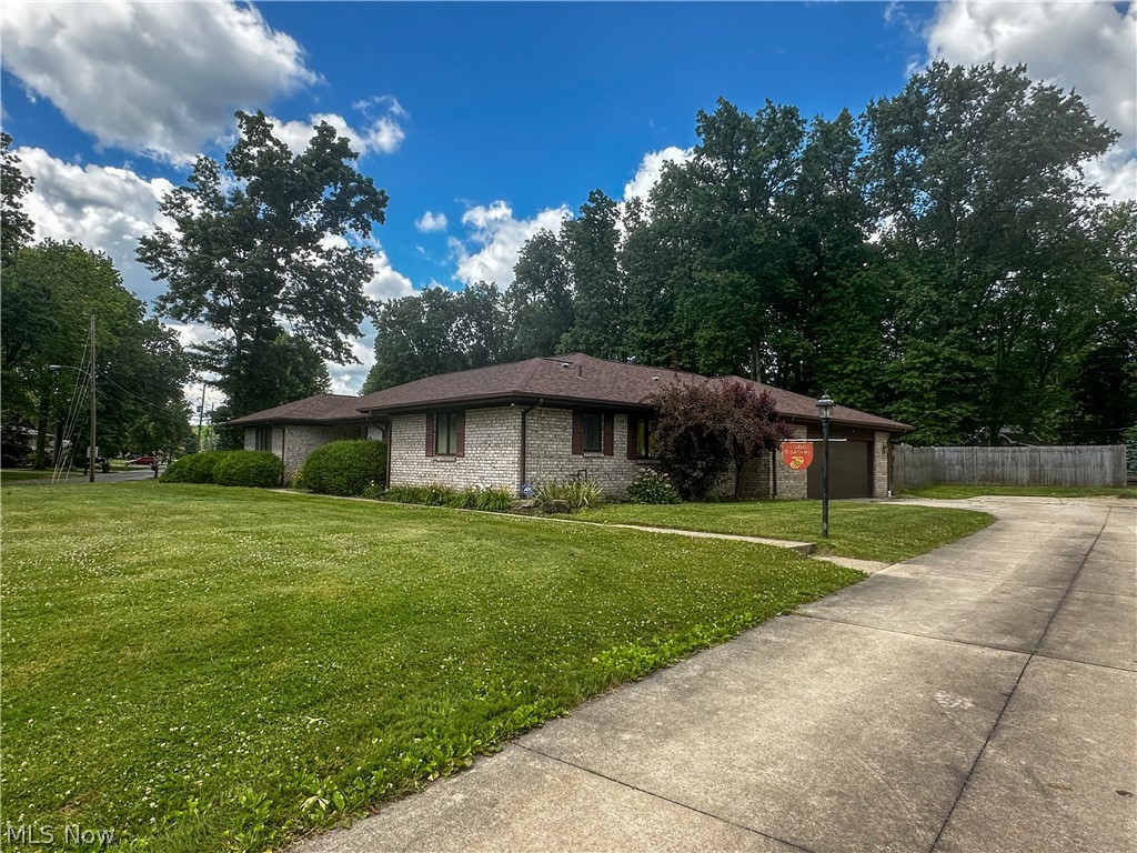 1060 Broadway Avenue SE Warren OH 44484