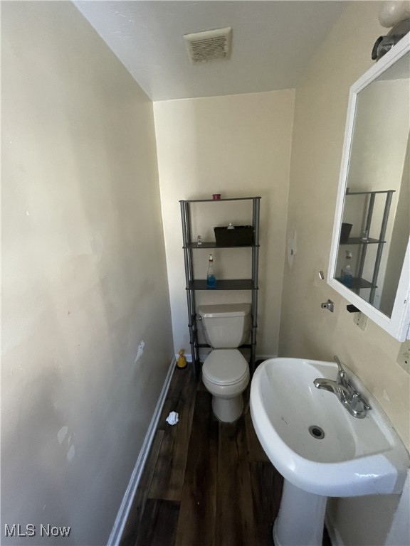 2064 W 104th Street Cleveland OH 44102