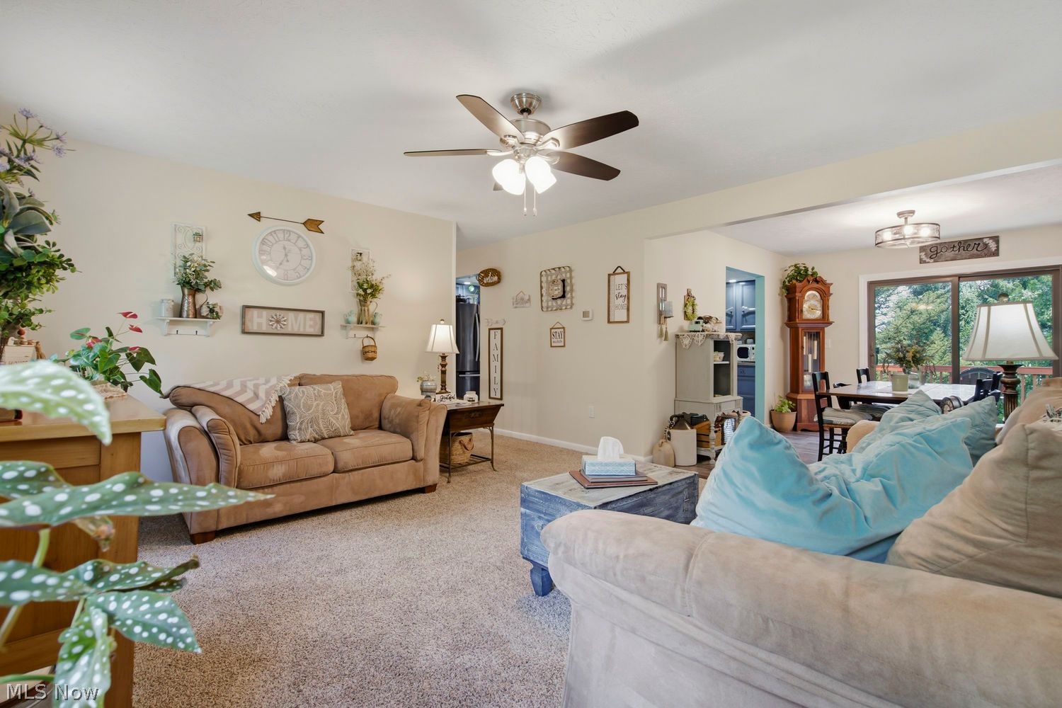 1513 Meadow Square NE Bolivar OH 44612