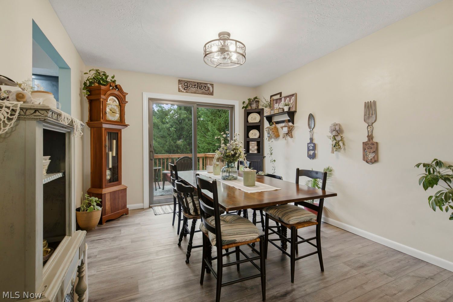 1513 Meadow Square NE Bolivar OH 44612