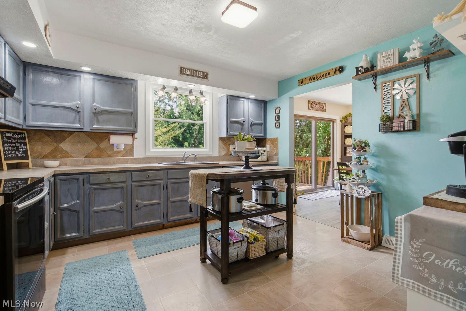 1513 Meadow Square NE Bolivar OH 44612