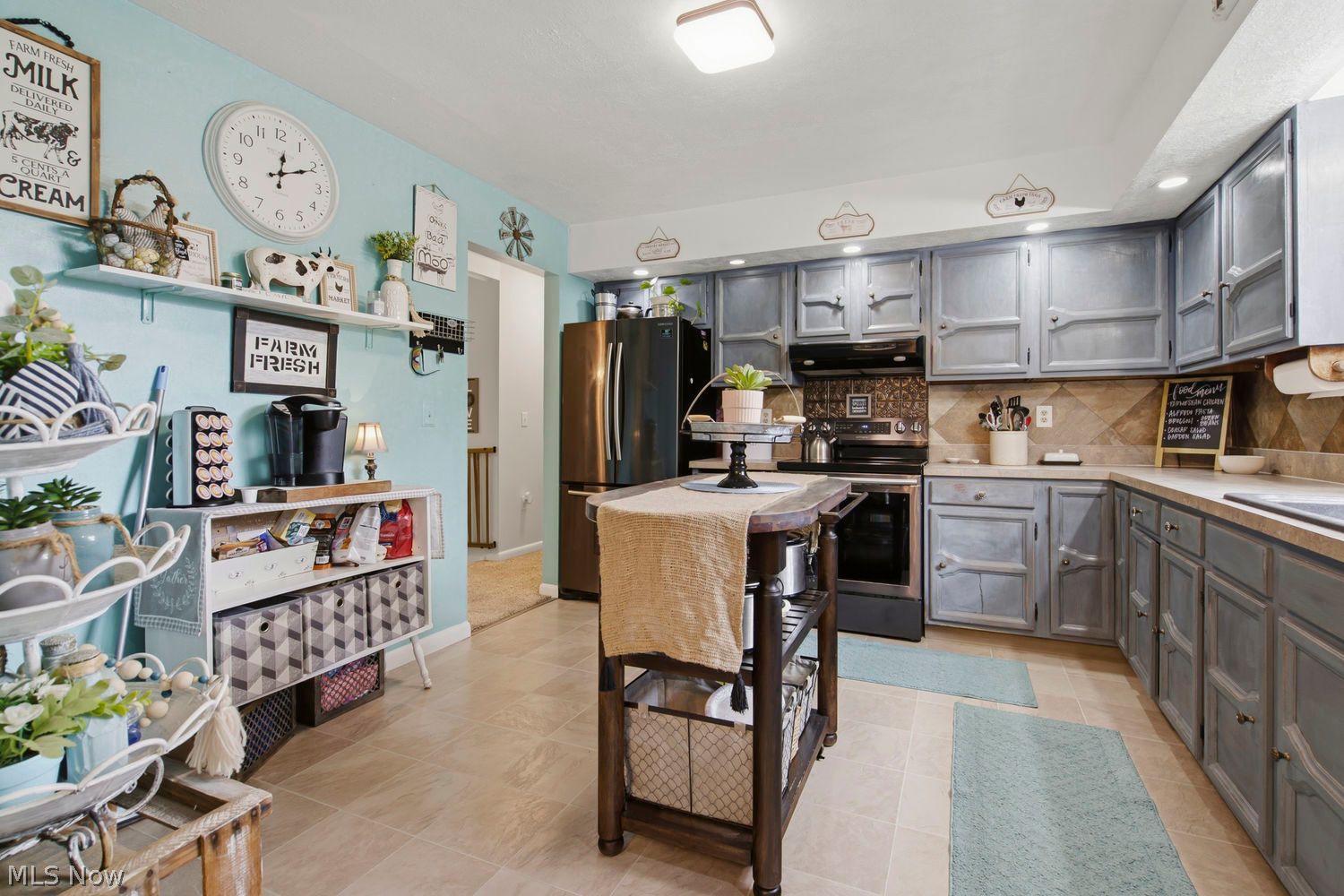1513 Meadow Square NE Bolivar OH 44612