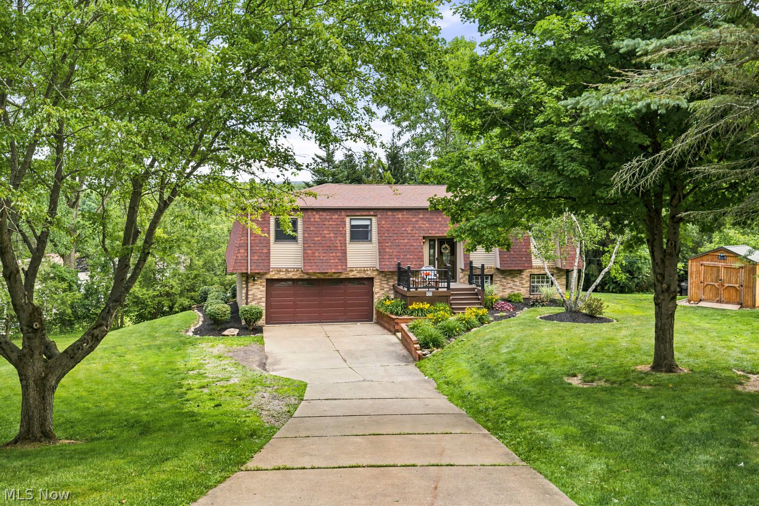 1513 Meadow Square NE Bolivar OH 44612