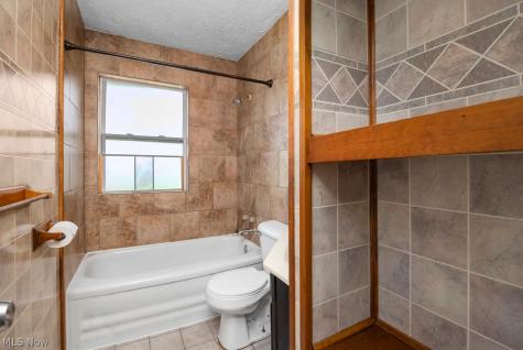 147 Lexington Avenue Elyria OH 44035