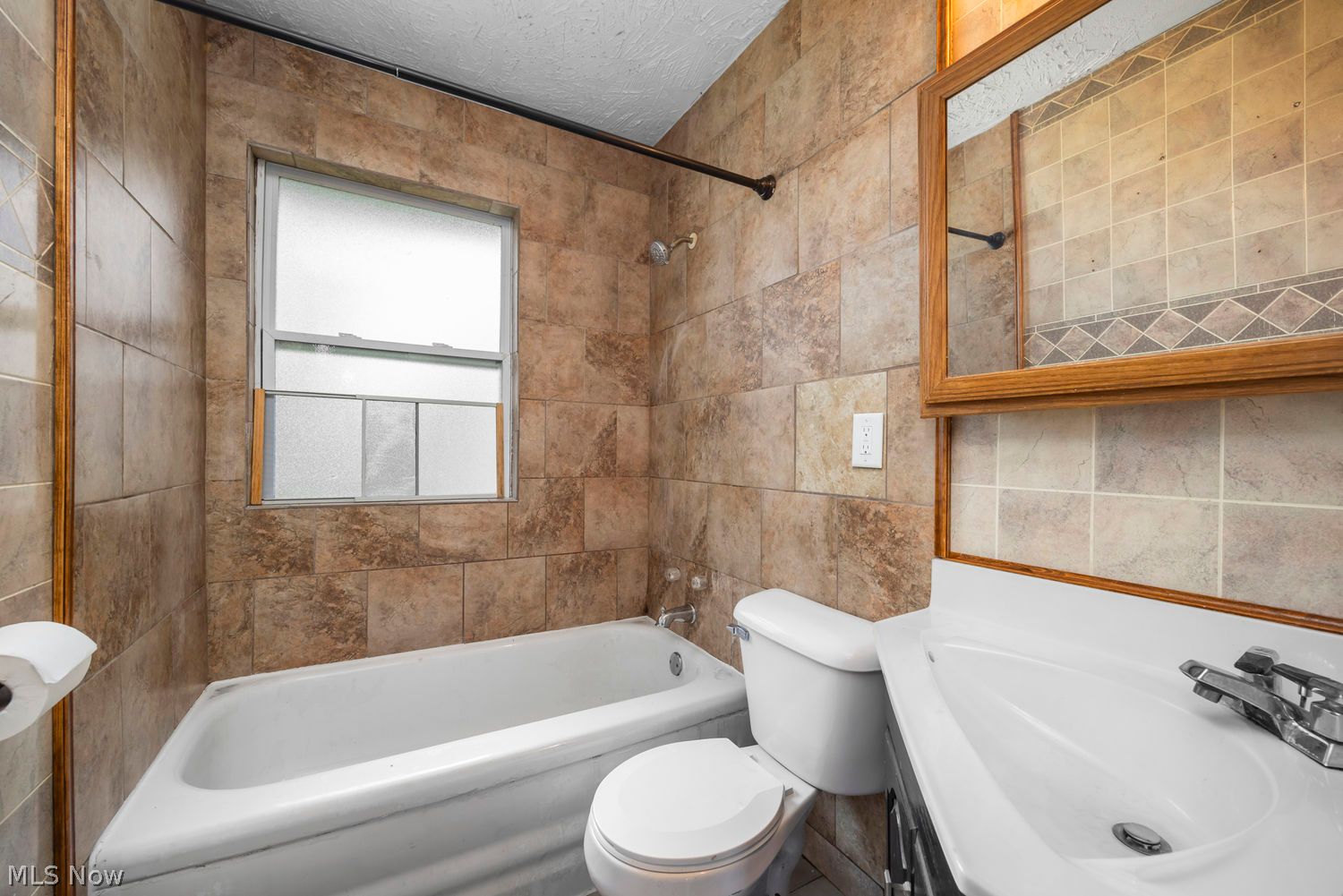 147 Lexington Avenue Elyria OH 44035