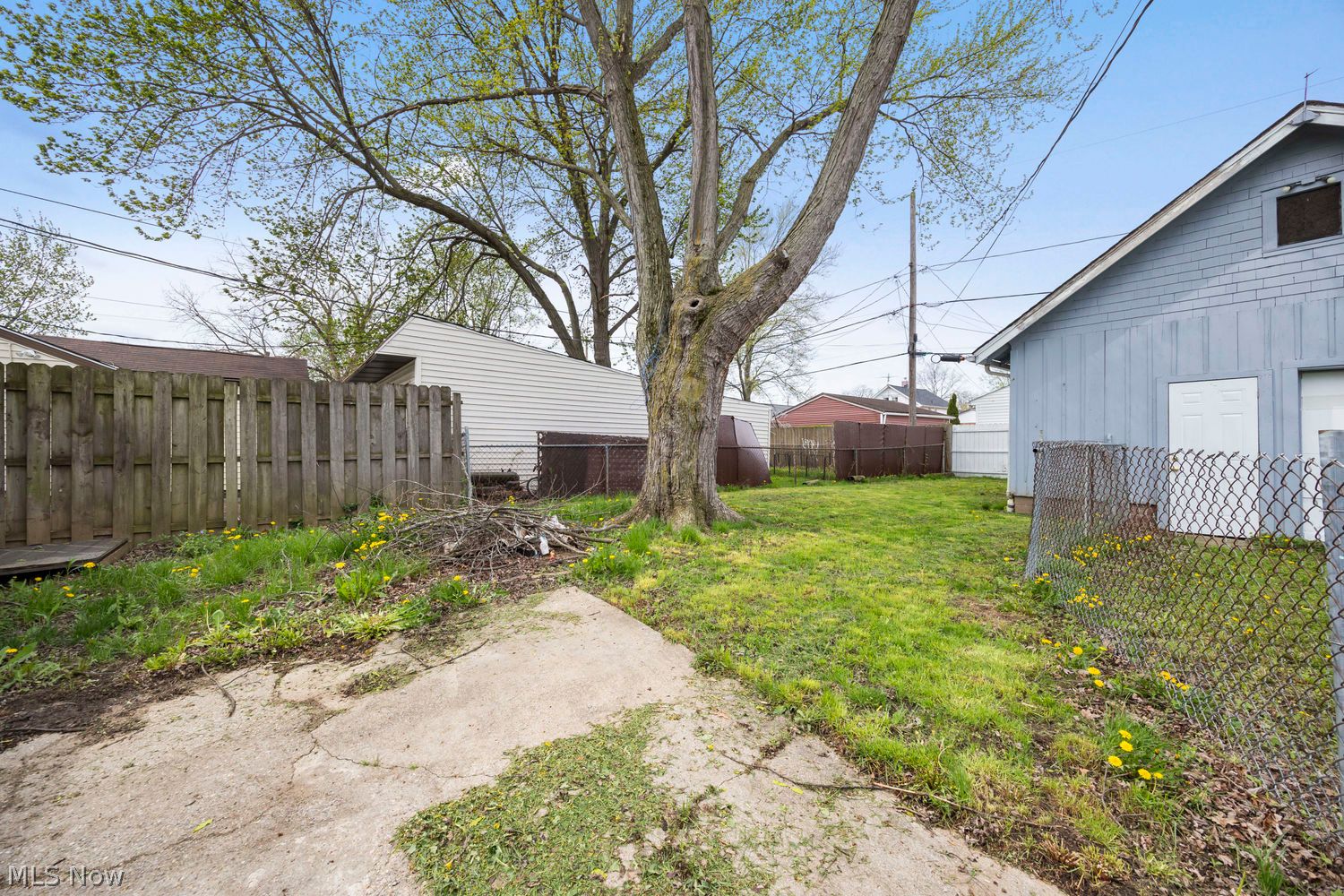 147 Lexington Avenue Elyria OH 44035