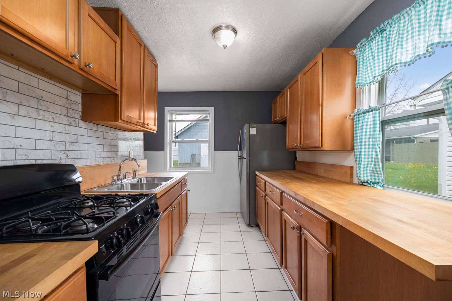 147 Lexington Avenue Elyria OH 44035