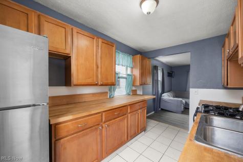 147 Lexington Avenue Elyria OH 44035