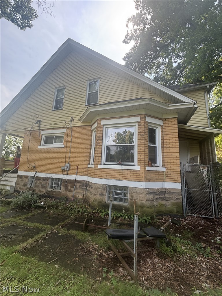 1556 Bryson Street Youngstown OH 44505
