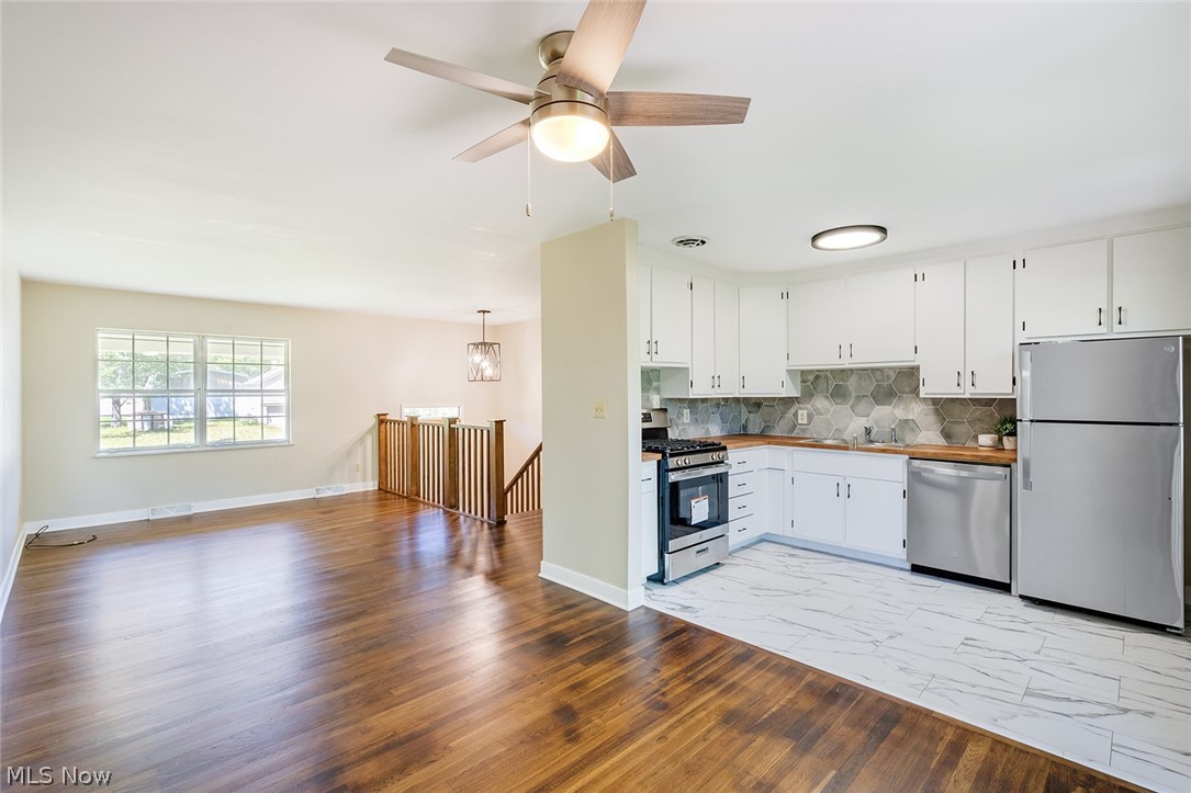 3765 Boston Avenue SE Howland OH 44484