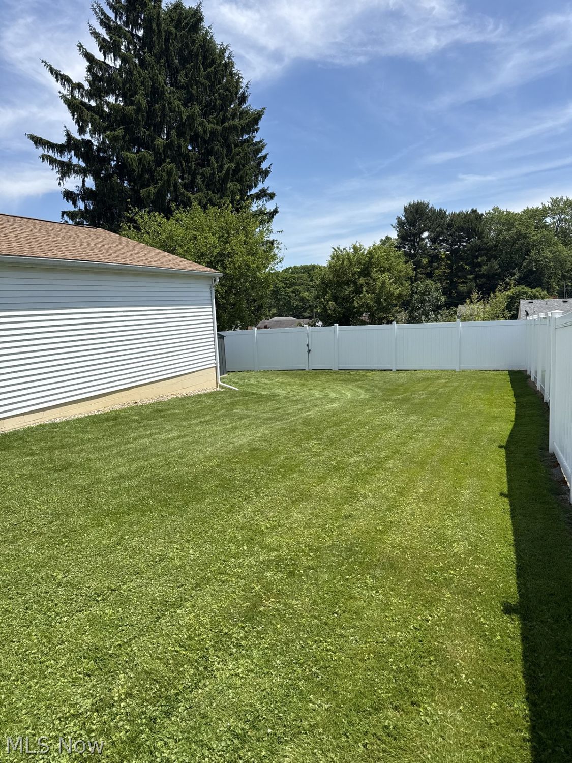 138 Iroquois Street Struthers OH 44471