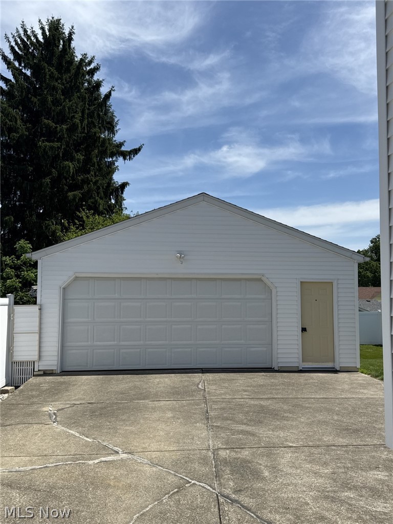 138 Iroquois Street Struthers OH 44471