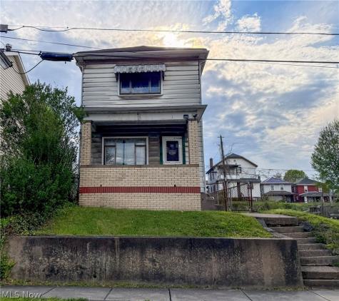 329 Summit Avenue Steubenville OH 43952