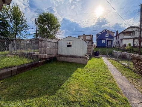 329 Summit Avenue Steubenville OH 43952