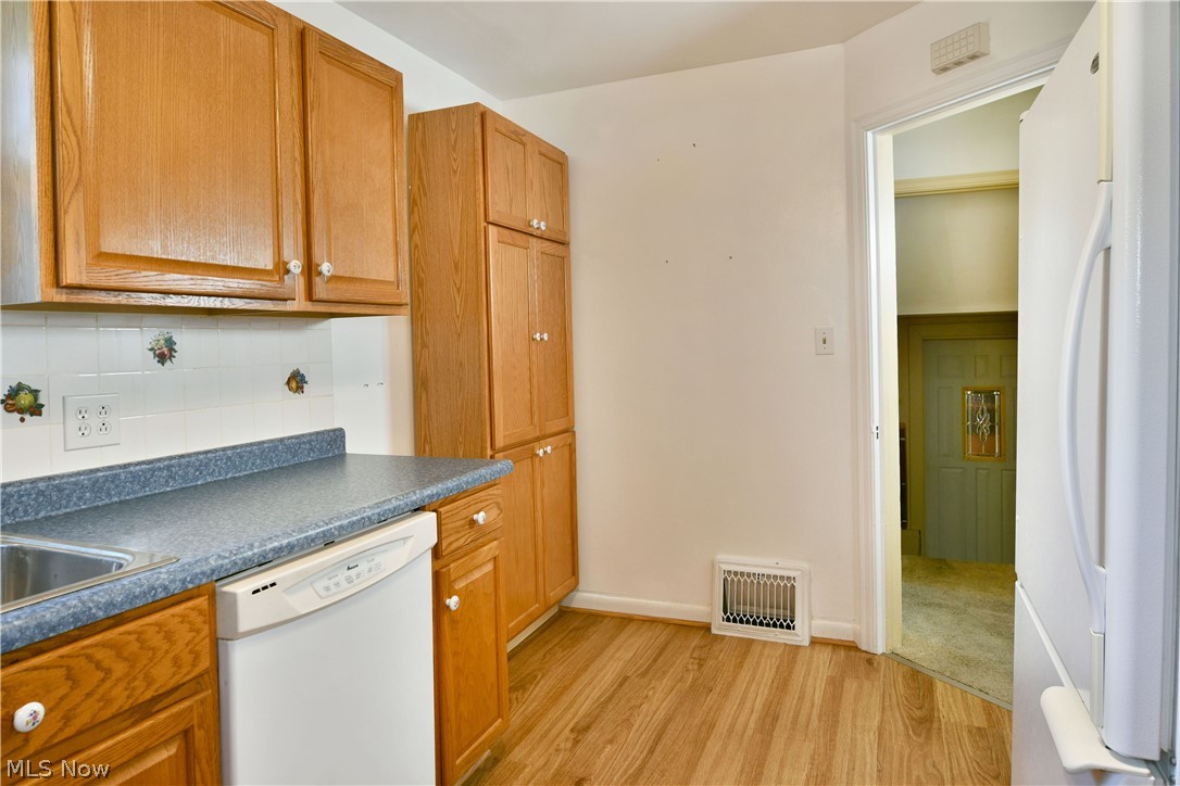 1406 Mazda Avenue NE Warren OH 44483
