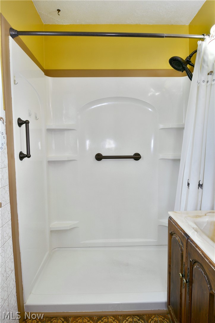 1406 Mazda Avenue NE Warren OH 44483