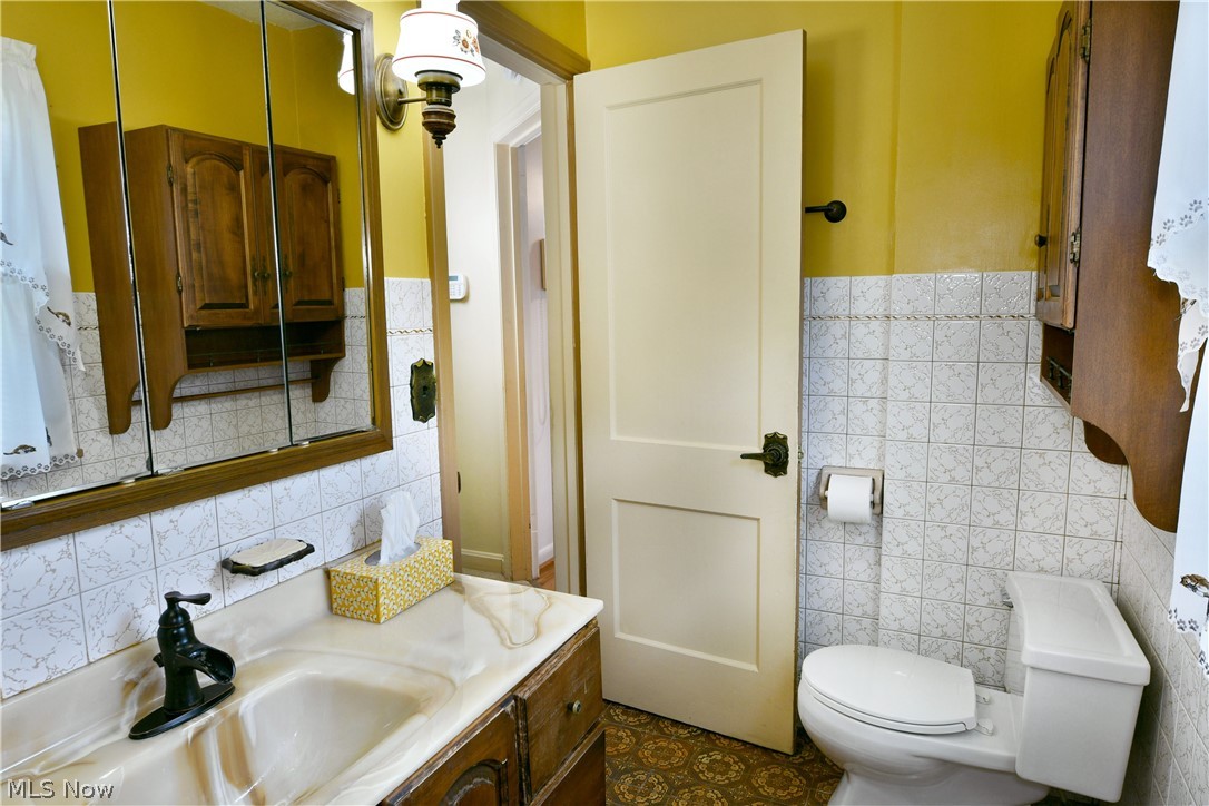 1406 Mazda Avenue NE Warren OH 44483