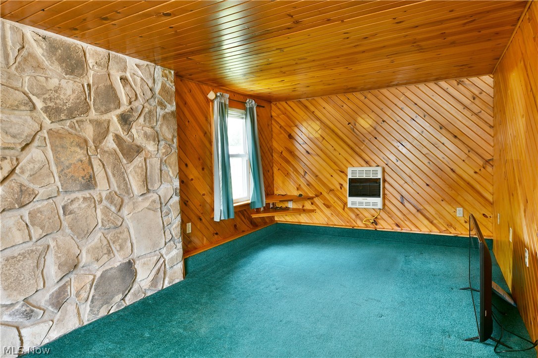 1406 Mazda Avenue NE Warren OH 44483