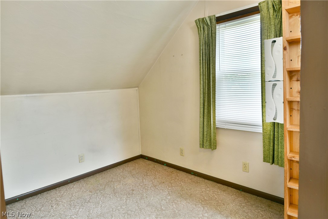 1406 Mazda Avenue NE Warren OH 44483