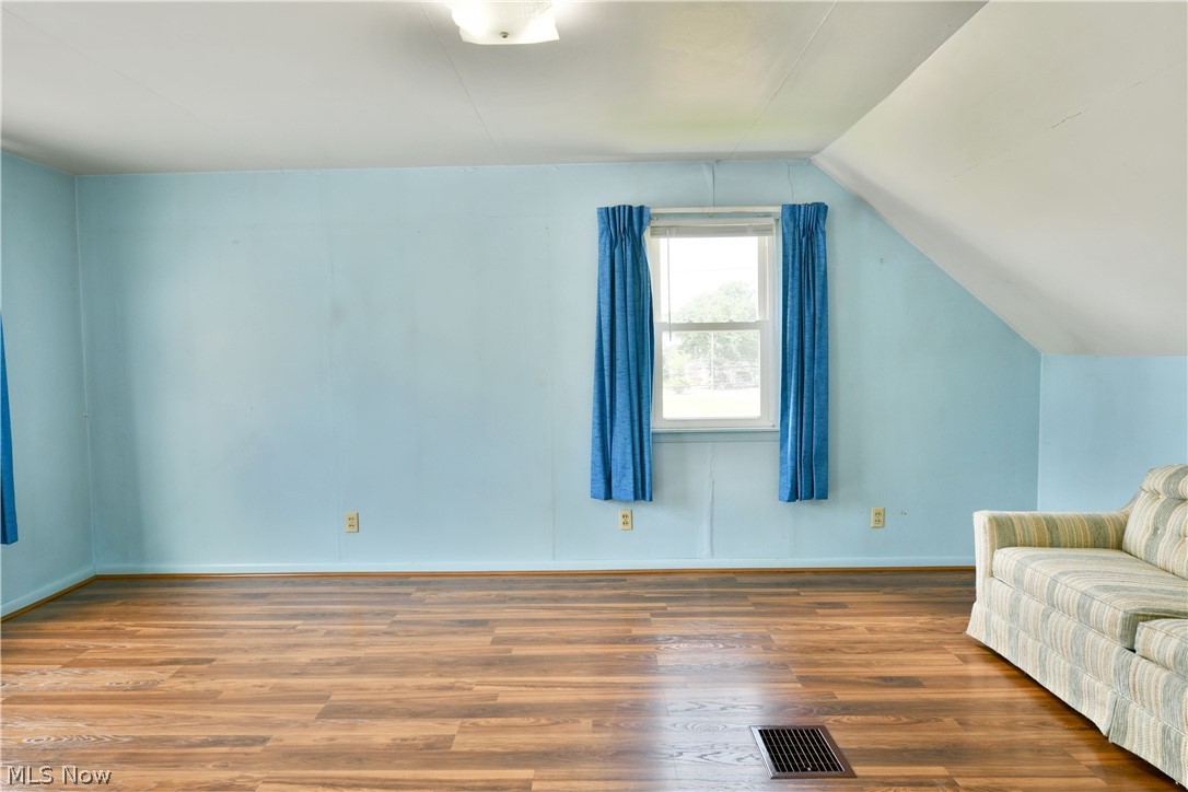 1406 Mazda Avenue NE Warren OH 44483