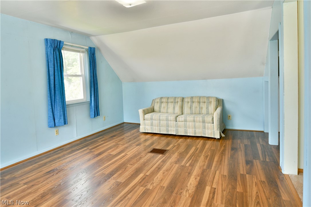 1406 Mazda Avenue NE Warren OH 44483