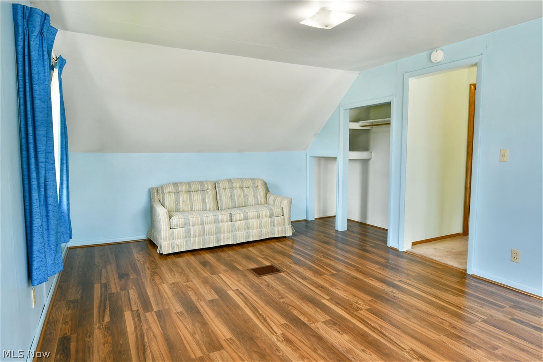 1406 Mazda Avenue NE Warren OH 44483