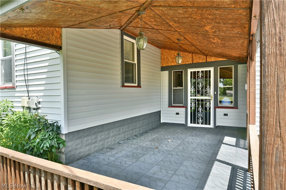 1406 Mazda Avenue NE Warren OH 44483