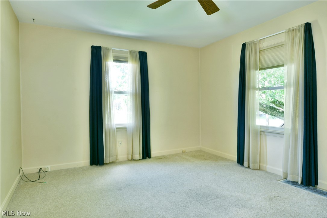 1406 Mazda Avenue NE Warren OH 44483