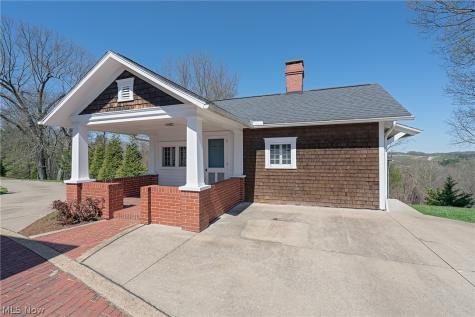 1307 Cisler Drive Marietta OH 45750