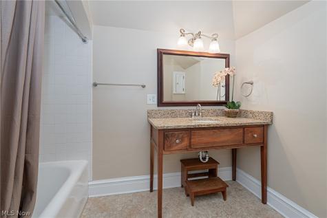 1307 Cisler Drive Marietta OH 45750
