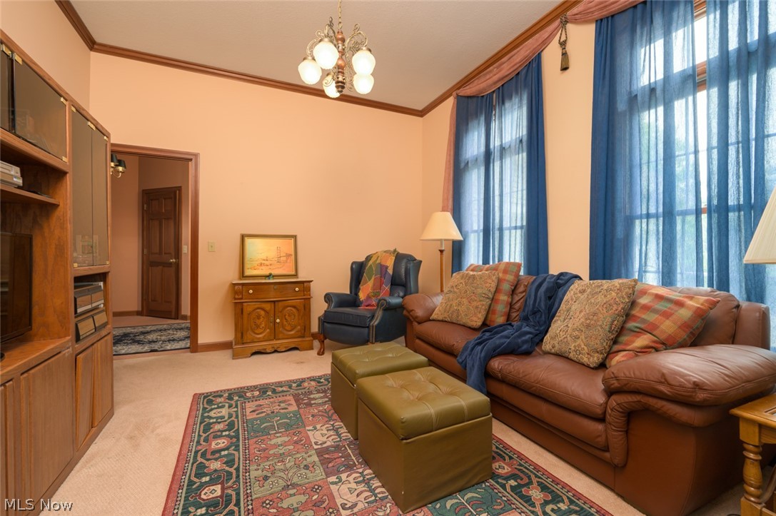 1015 Cambridge Court NE Warren OH 44484