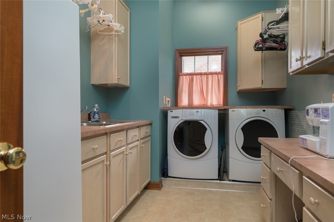 1015 Cambridge Court NE Warren OH 44484