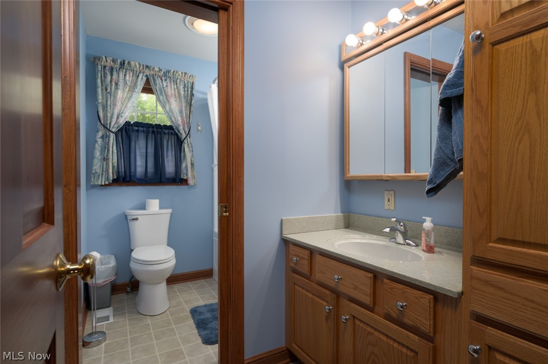1015 Cambridge Court NE Warren OH 44484