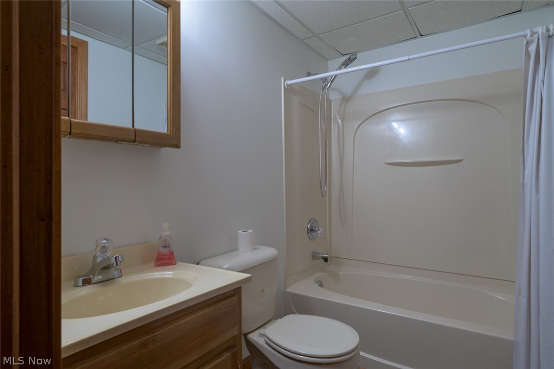 1015 Cambridge Court NE Warren OH 44484