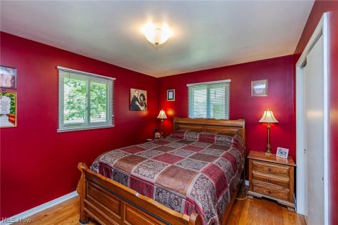 1055 Twilight Drive Seven Hills OH 44131