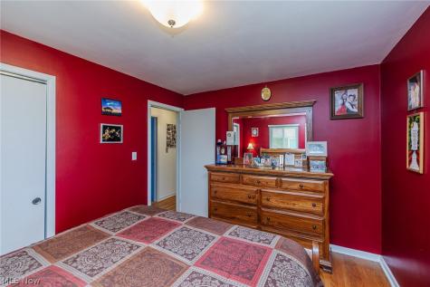 1055 Twilight Drive Seven Hills OH 44131