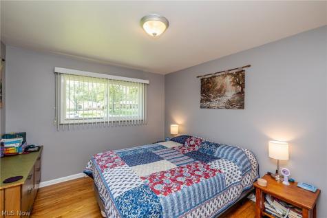 1055 Twilight Drive Seven Hills OH 44131