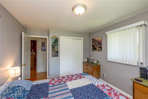 1055 Twilight Drive Seven Hills OH 44131