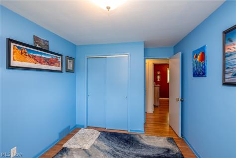 1055 Twilight Drive Seven Hills OH 44131