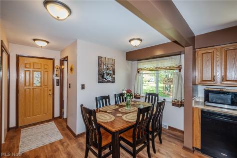 1055 Twilight Drive Seven Hills OH 44131