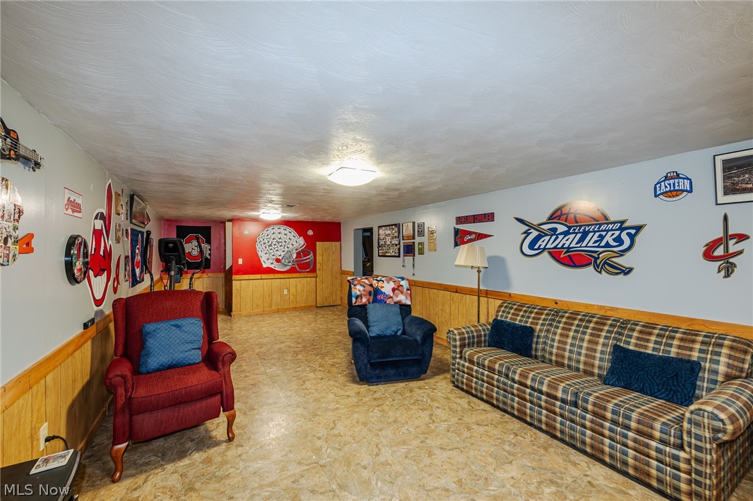 1055 Twilight Drive Seven Hills OH 44131
