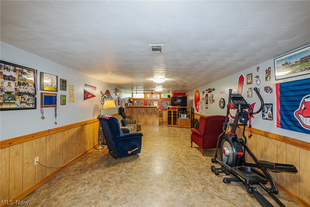 1055 Twilight Drive Seven Hills OH 44131
