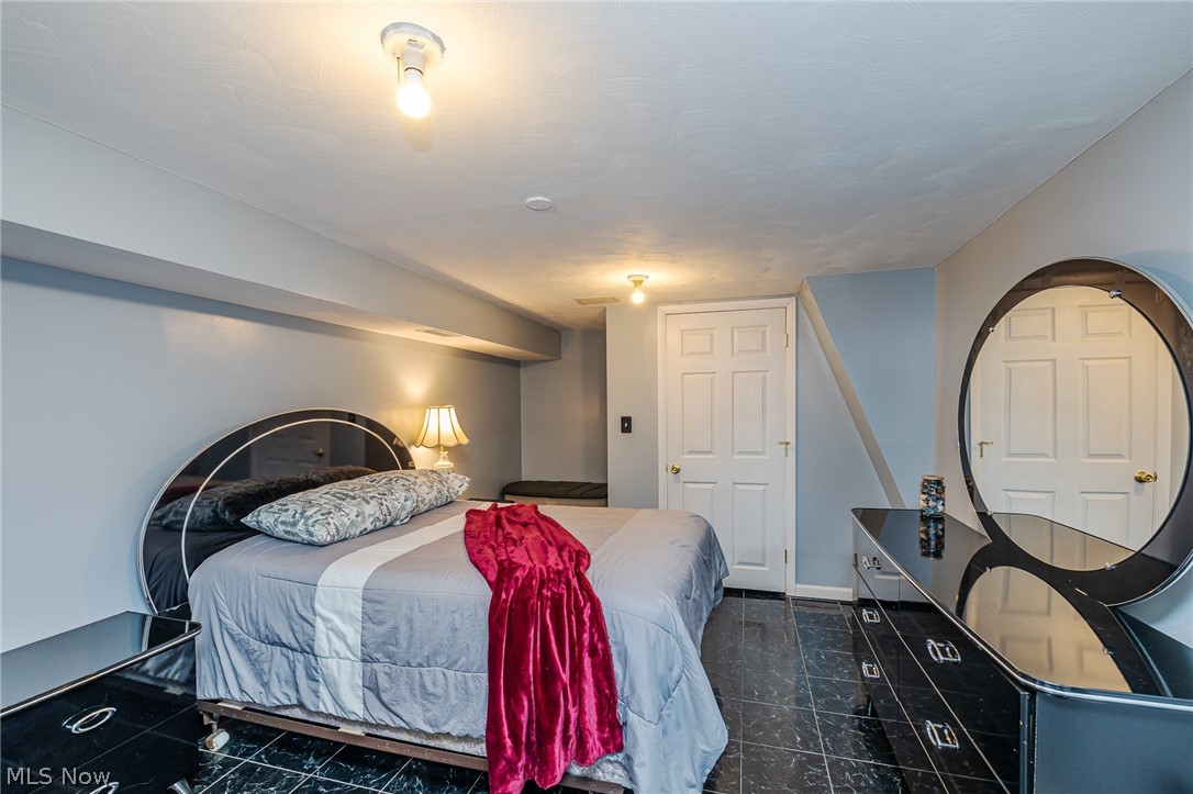 1055 Twilight Drive Seven Hills OH 44131