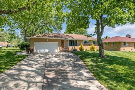 1055 Twilight Drive Seven Hills OH 44131