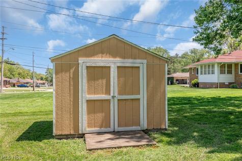 1055 Twilight Drive Seven Hills OH 44131