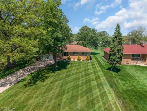 1055 Twilight Drive Seven Hills OH 44131