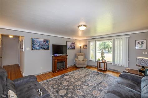 1055 Twilight Drive Seven Hills OH 44131